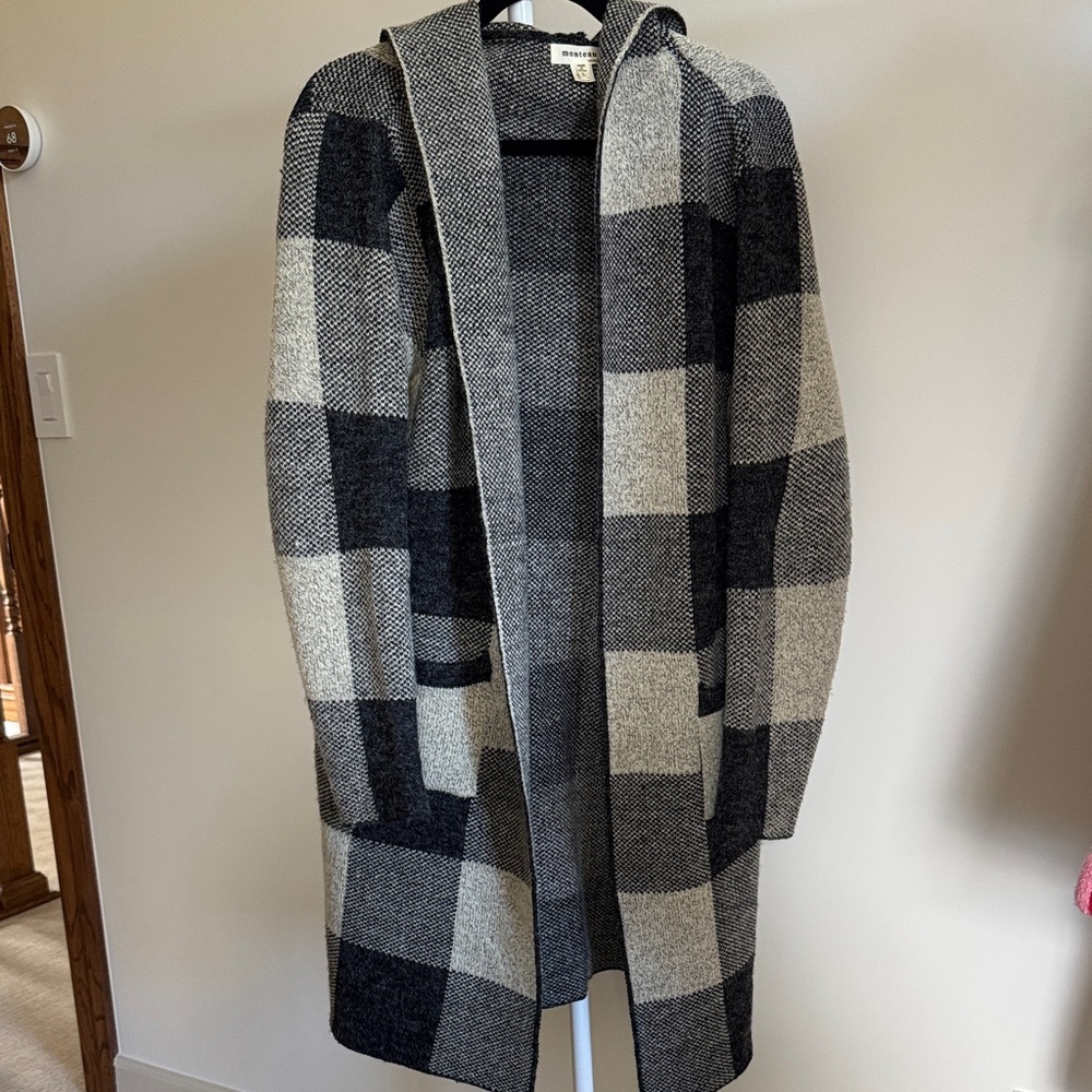 Plaid Check Hooded Sweater Jacket in Black and Gray